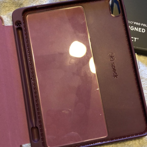 New specks iPad Pro 11” case - Picture 4 of 6